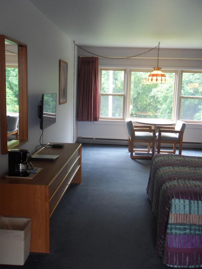 Swan Inn Motel Comstock Park Kültér fotó